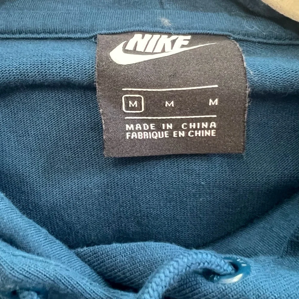 Nike Cropped Blue Hoodie